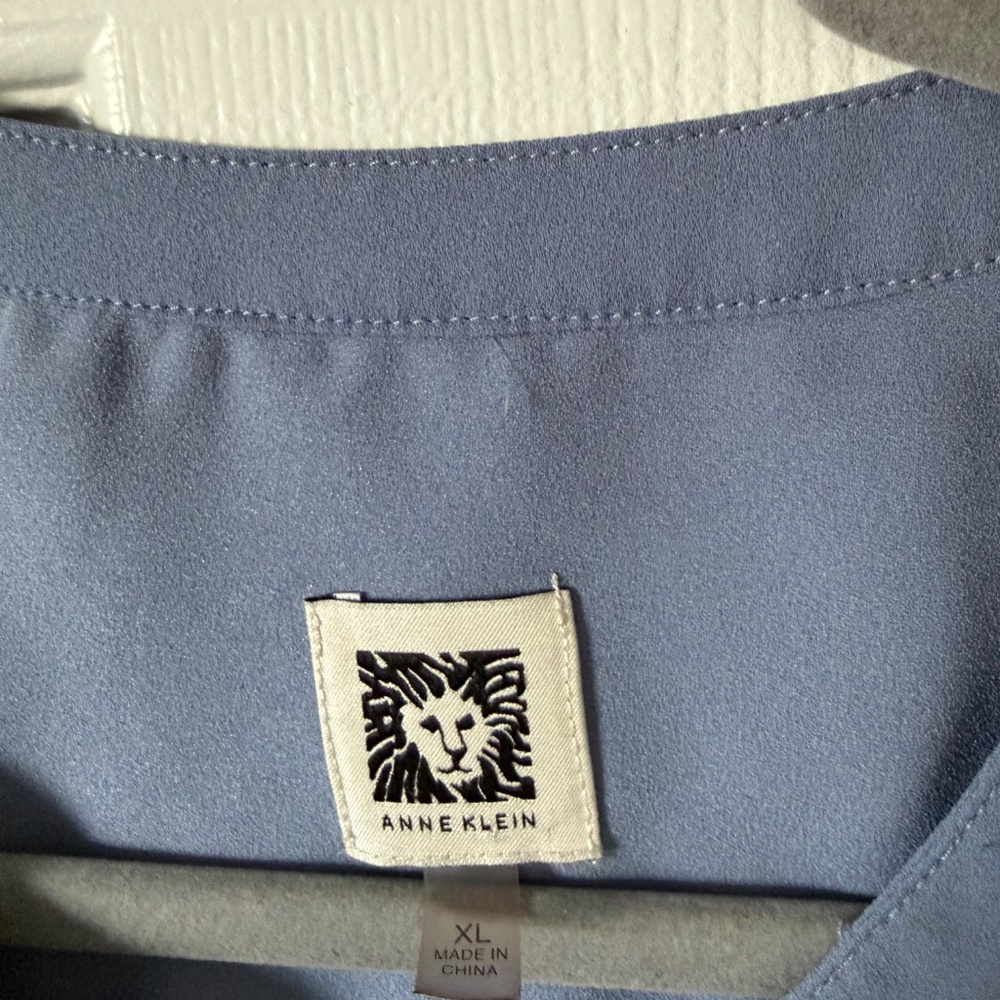 Shirt - Picture 2 of 3